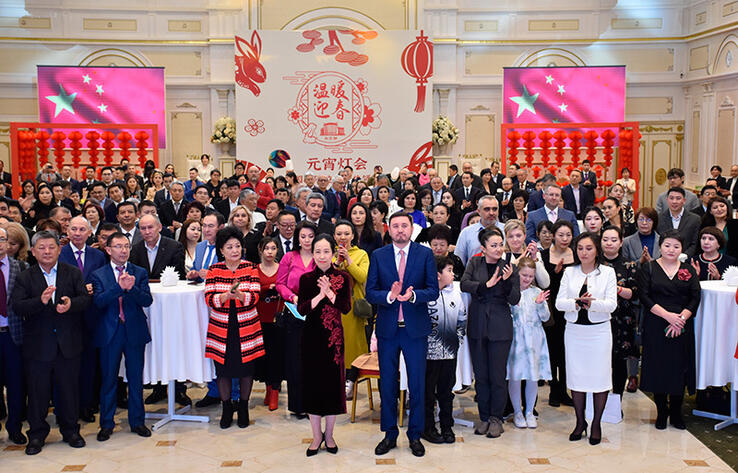 Фестиваль фонарей "Теплая встреча праздника Весны"