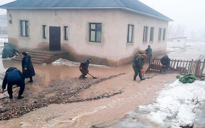 Over 200 people evacuated from flood-hit areas of Turkistan region. Images | MES RK
