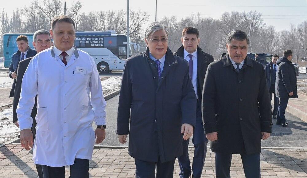 Глава государства прибыл с рабочей поездкой в Жамбылскую область. Фото: Глава государства посетил новую поликлинику села Сарыкемер  Акорда