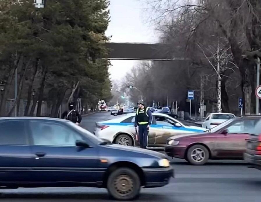 Неизвестный сообщил о заложенных взрывных устройствах в здании судов Жетысуской области 