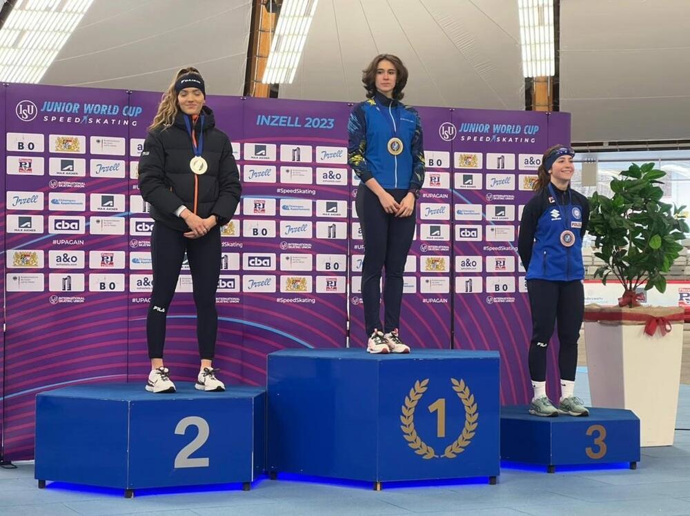 Казахстанская конькобежка завоевала золотую медаль в финале Кубка мира 
