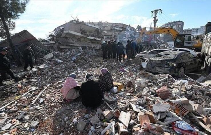 Землетрясение в Турции: казахстанские спасатели используют спецоборудование