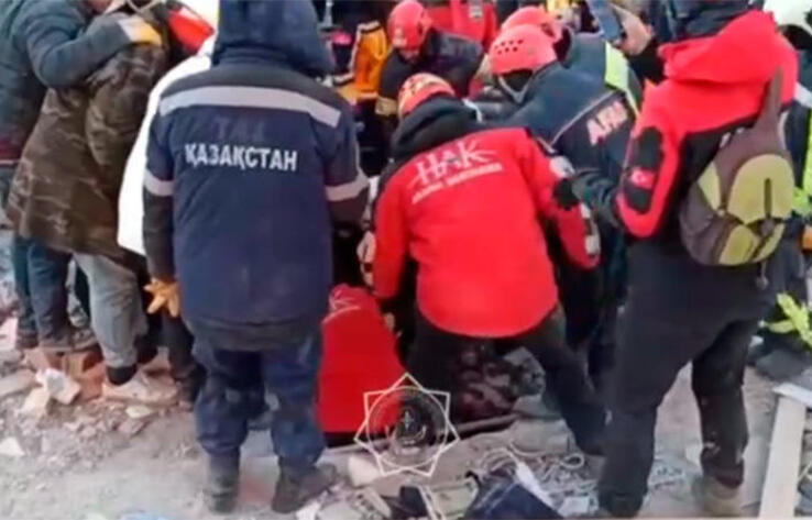 Kazakh rescuers pull out three survivors from rubble in Gaziantep