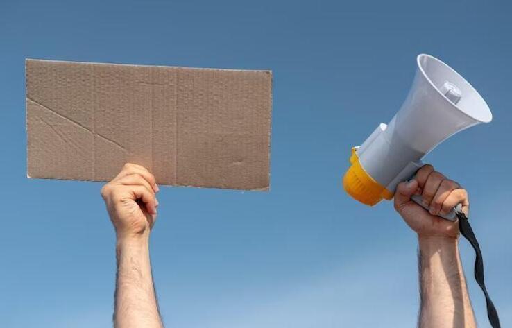 Мемлекет басшысы ереуілдерді өткізу тәртібін жеңілдететін заңға қол қойды