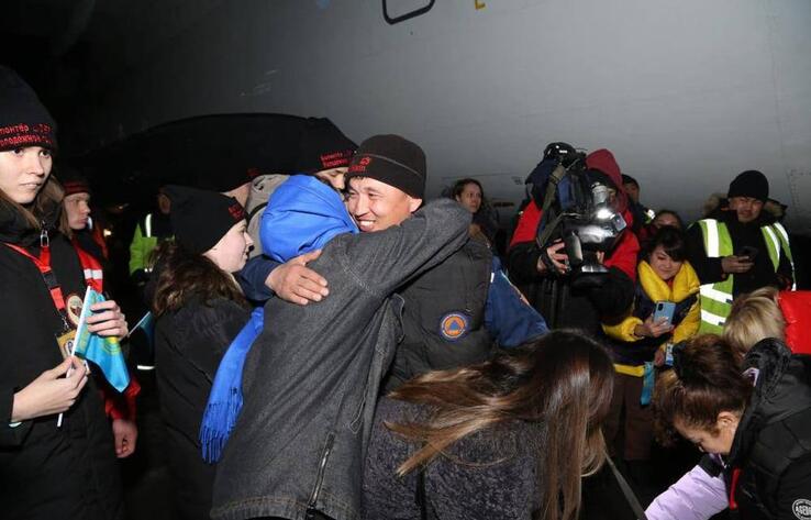 В Алматы встретили казахстанских спасателей