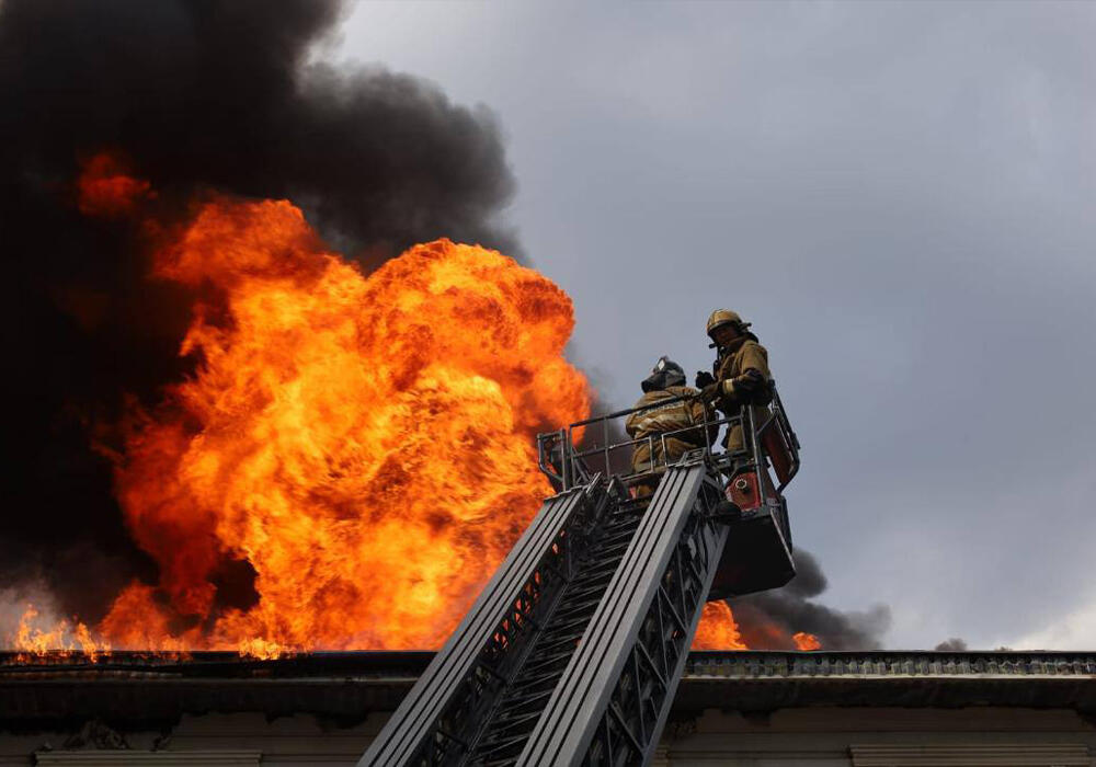 Пожар в многоэтажке Экибастуза: спасено 20 человек 