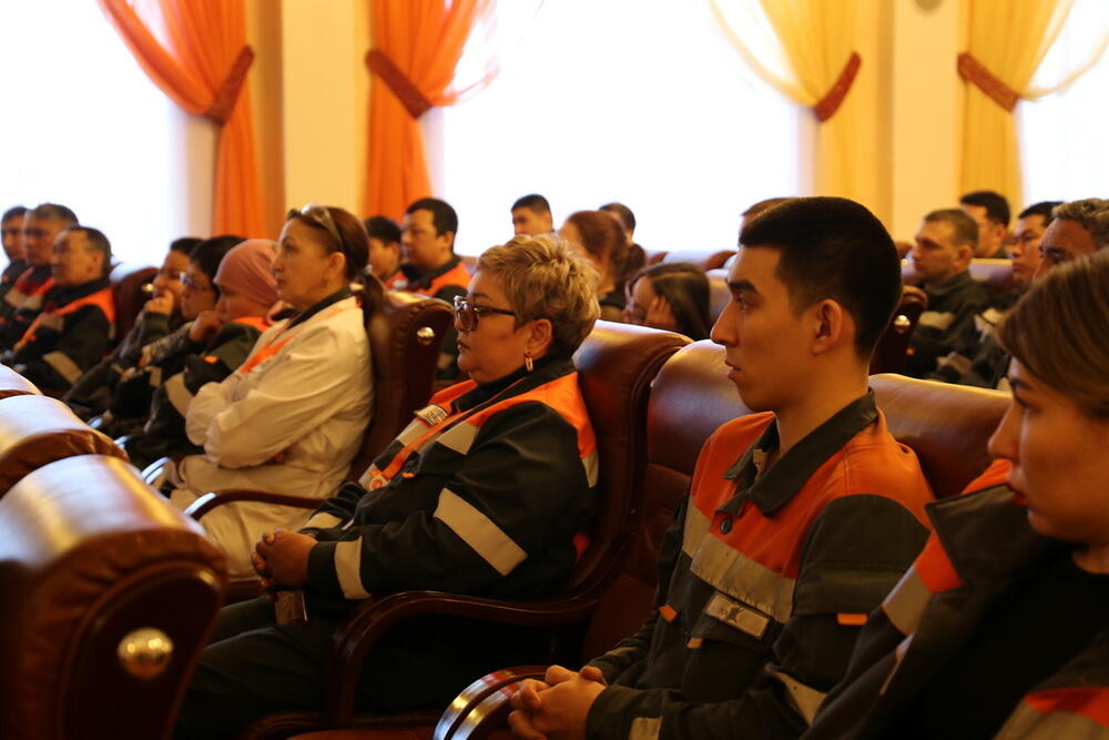 "AMANAT"-тың кандидаттары Павлодар облысында зауыт жұмыскерлерімен кездесулер өткізді