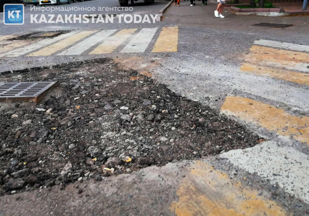 В Алматы к ямочному ремонту дорог приступят раньше, чем обычно 
