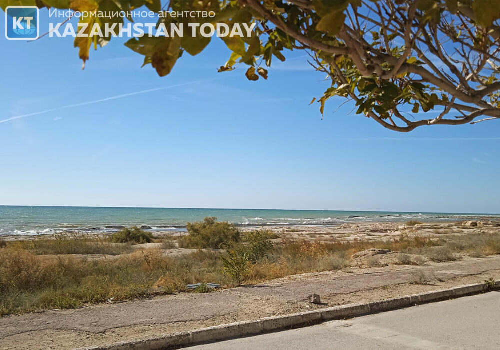 Акимат незаконно передал 21 участок земли на побережье Каспийского моря 