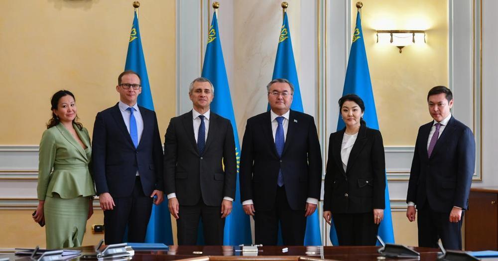 Kazakh FM Tileuberdi meets Pfizer delegation