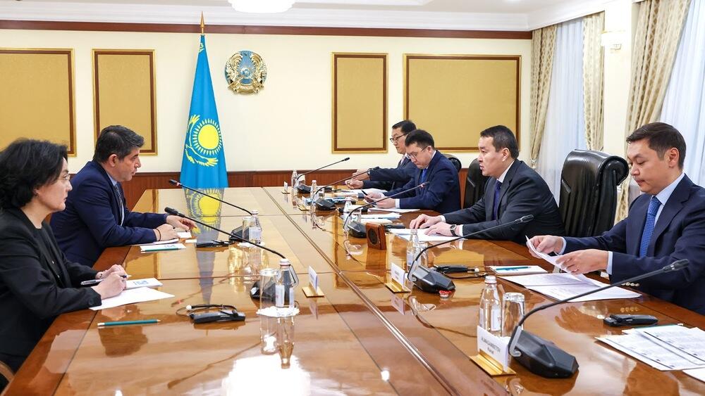 Казахстан намерен стать одним из крупнейших транспортных хабов