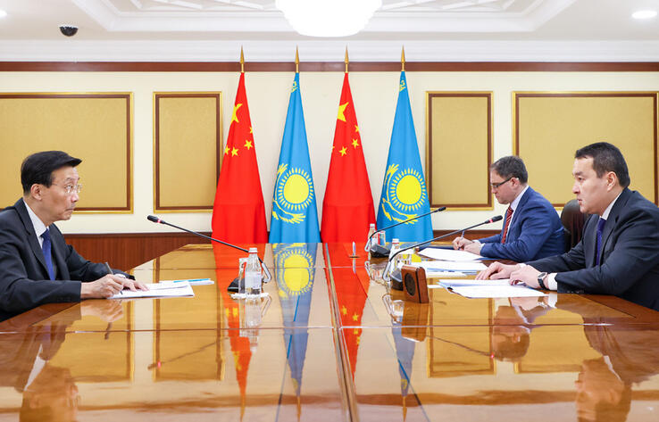 Алихан Смаилов и Чжан Сяо обсудили ключевые вопросы сотрудничества между Казахстаном и Китаем