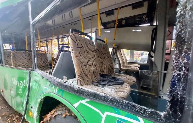 В Алматы началось главное судебное разбирательство по ДТП с участием автобусов