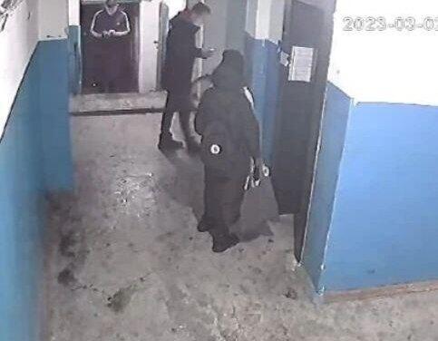 В Карагандинской области туркестанец пытался увести школьницу в свою квартиру 