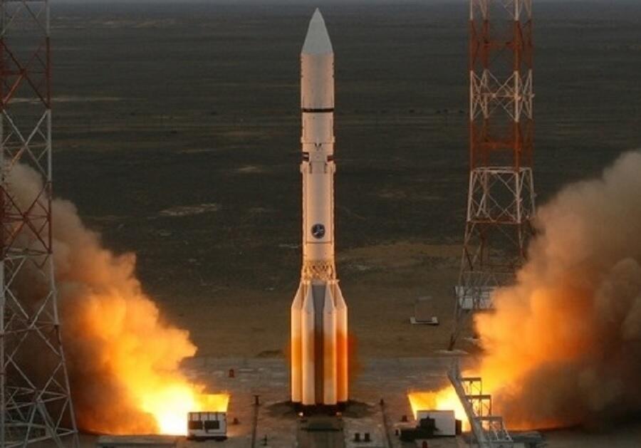 С космодрома Байконур запустили ракету-носитель "Протон-М" 