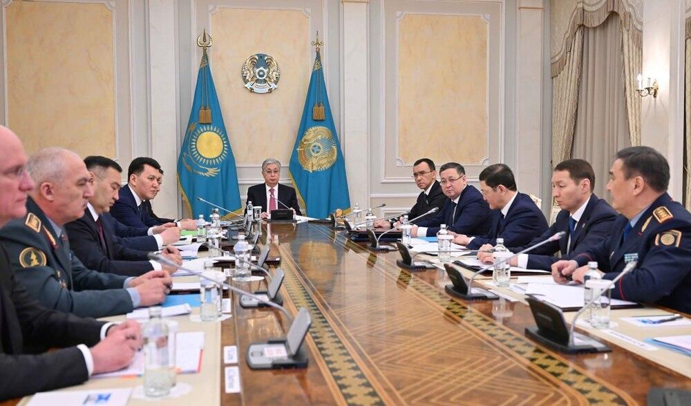 Токаев заявил о необходимости выработки мер по предупреждению угроз нацбезопасности