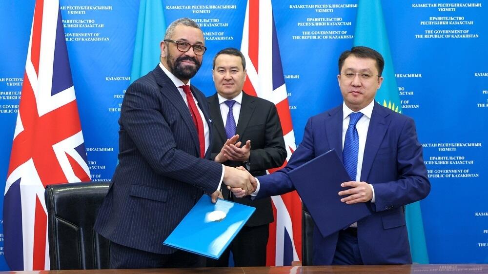 Казахстан и Великобритания подписали меморандумы о развитии экологически чистого водорода и минерального сырья. Фото: primeminister.kz