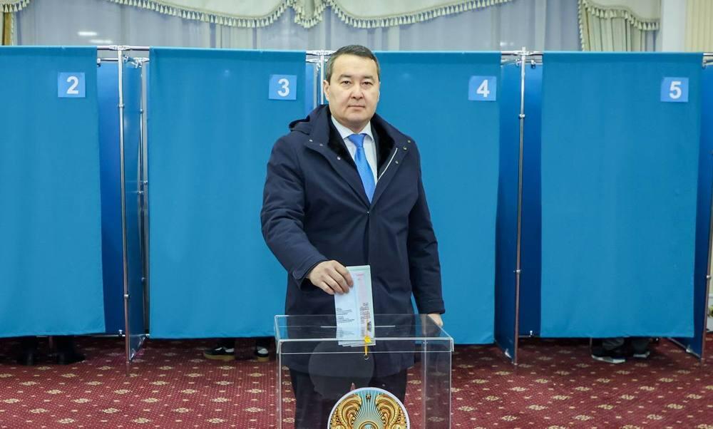Премьер-министр РК проголосовал на выборах депутатов мажилиса и маслихатов 