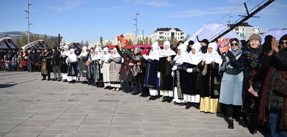 Токаев поздравил казахстанцев с Наурызом и принял участие в праздничном мероприятии . Фото: Акорда