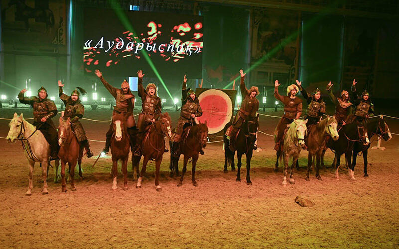 Шоу конных наездников Nomad Stunts. Фото: telegram / aqorda_resmi