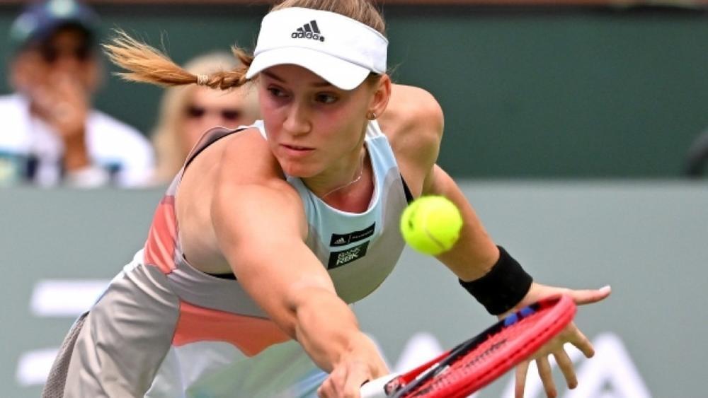 Elena Rybakina starts out strong at Miami Open