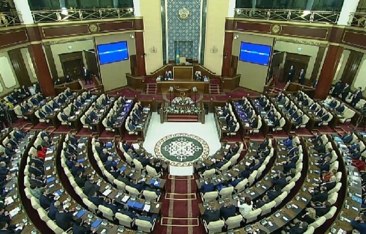 Началась первая сессия парламента Казахстана VIII созыва