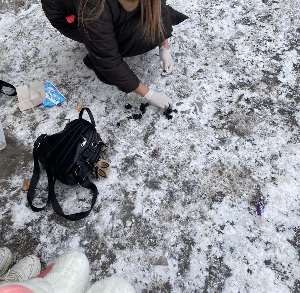 Двадцатилетнюю наркозакладчицу арестовали в Караганде