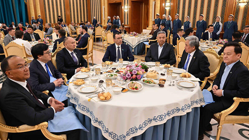 Auyzashar on behalf of the President in Akorda. Images | Akorda