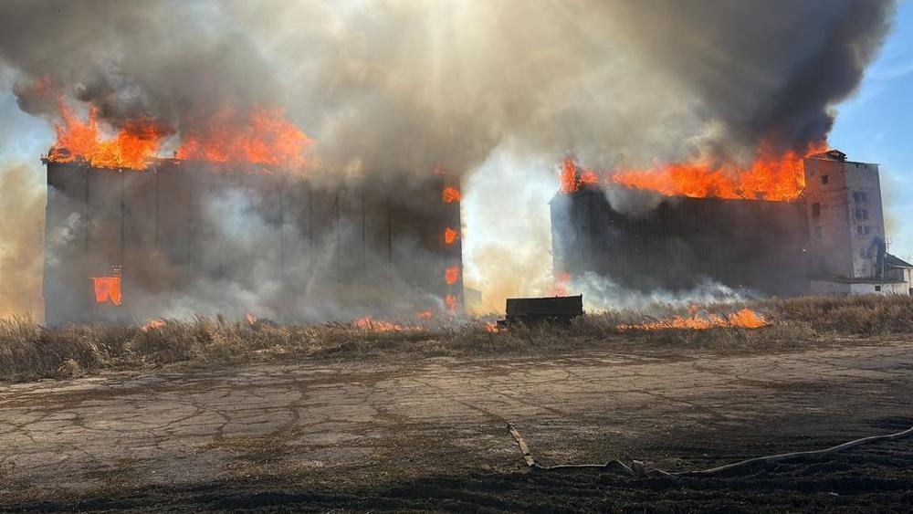 Қостанай облысындағы элеватордың ғасырлық ғимараты алты сағаттан астам уақыт бойы сөндірілді