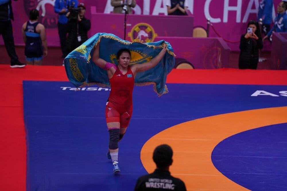 Казахстан выиграл третью золотую медаль на ЧА по борьбе