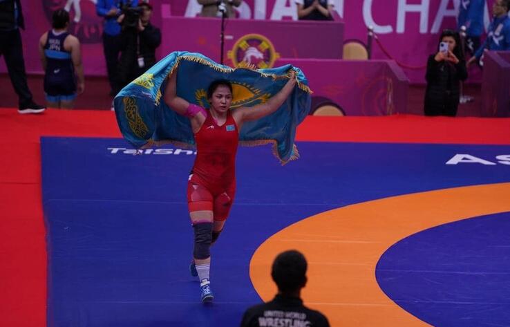 Казахстан выиграл третью золотую медаль на ЧА по борьбе