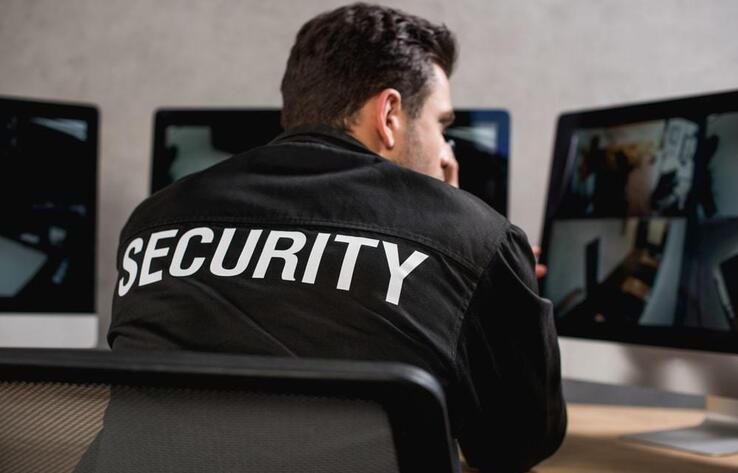 Защита от террористов: более 300 школ проверили в Алматы на предмет безопасности 