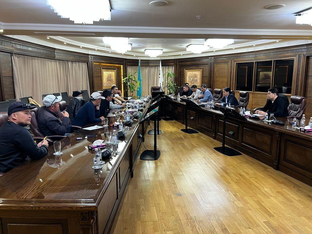 ҚМГ мұнайшылармен келіссөздер туралы: келіссөз жүргізушілердің талаптары жаңаөзендіктердің құқықтарына қайшы келеді