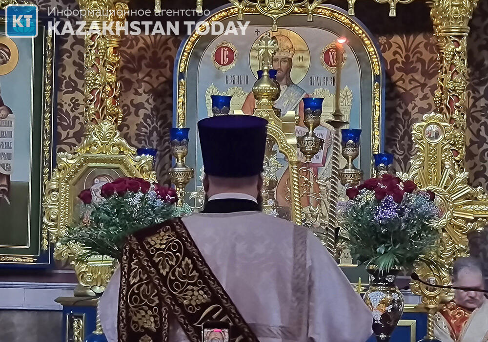 Астанадағы Қасиетті Успен соборындағы Пасхалық ғибадат ету қызметі