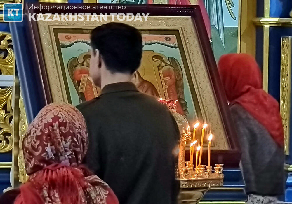 Астанадағы Қасиетті Успен соборындағы Пасхалық ғибадат ету қызметі