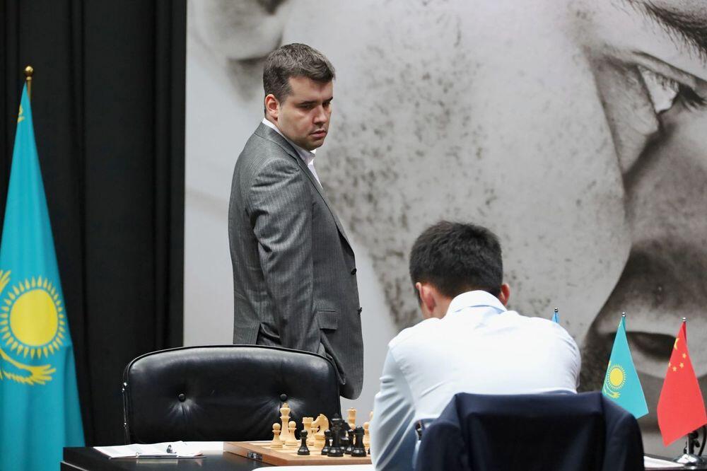 Ян Непомнящий одержал победу в пятой партии матча по шахматам  
