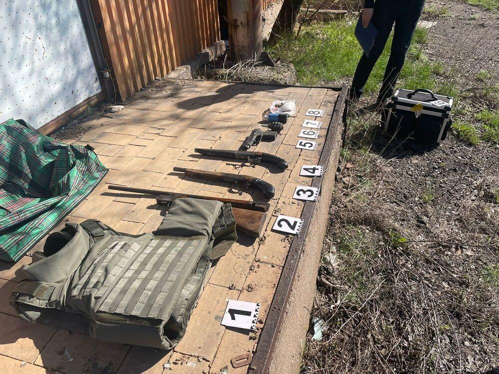 Схрон с похищенным в ходе январских событий оружием обнаружен в Жамбылской области