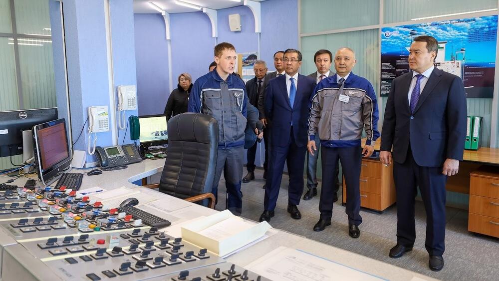 Смаилов поручил закончить до начала отопительного сезона реконструкцию котельных в Семее . Фото: пресс-служба премьер-министра РК