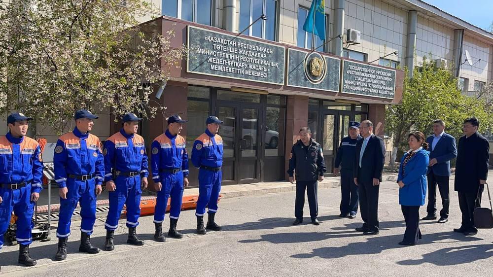 В Алматы делегация МЧС КНР посетила базу Республиканского оперативно-спасательного отряда. Фото: МЧС РК