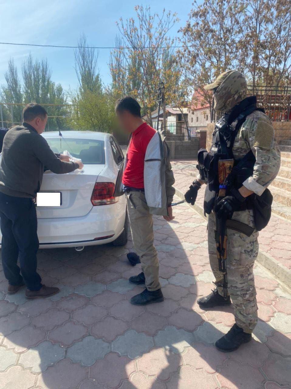 В Жетысуской области задержана ОПГ, вымогавшая у бизнесмена 15 тысяч юаней. Фото: МВД РК