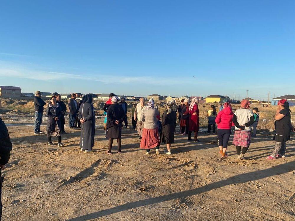 Жители Атырауской области требуют закопать карьер