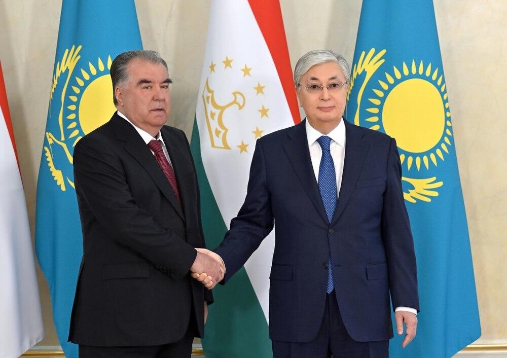 Токаев и Рахмон подписали декларацию о союзническом взаимодействии