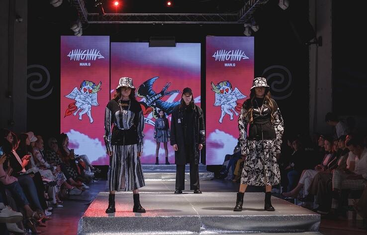 Казахстанские и зарубежные дизайнеры представили свои коллекции на Неделе моды в Алматы