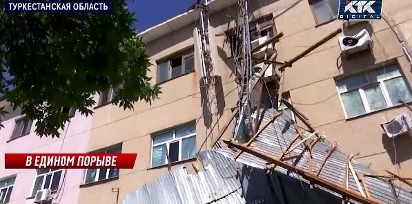 В Туркестанской области из-за сильного урагана школьников перевели на дистанционку