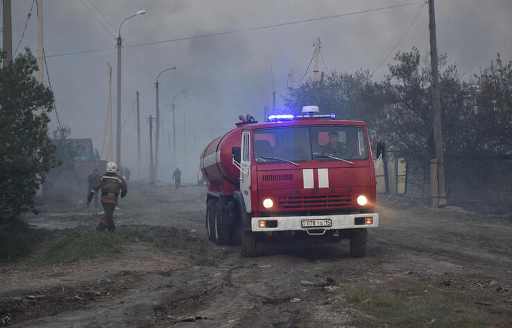 Пожар в частном секторе Петропавловска: в городе решили объявить режим ЧС