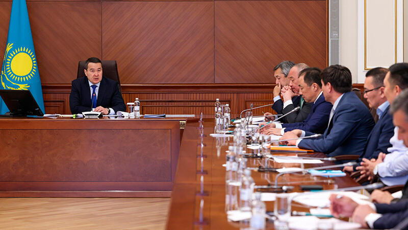 Medium business should become growth driver of Kazakhstan manufacturing industry - Alikhan Smailov