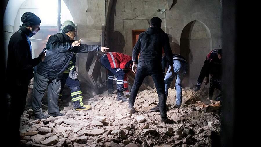 В Сирии мужчину спасли из-под завалов спустя три месяца после землетрясения