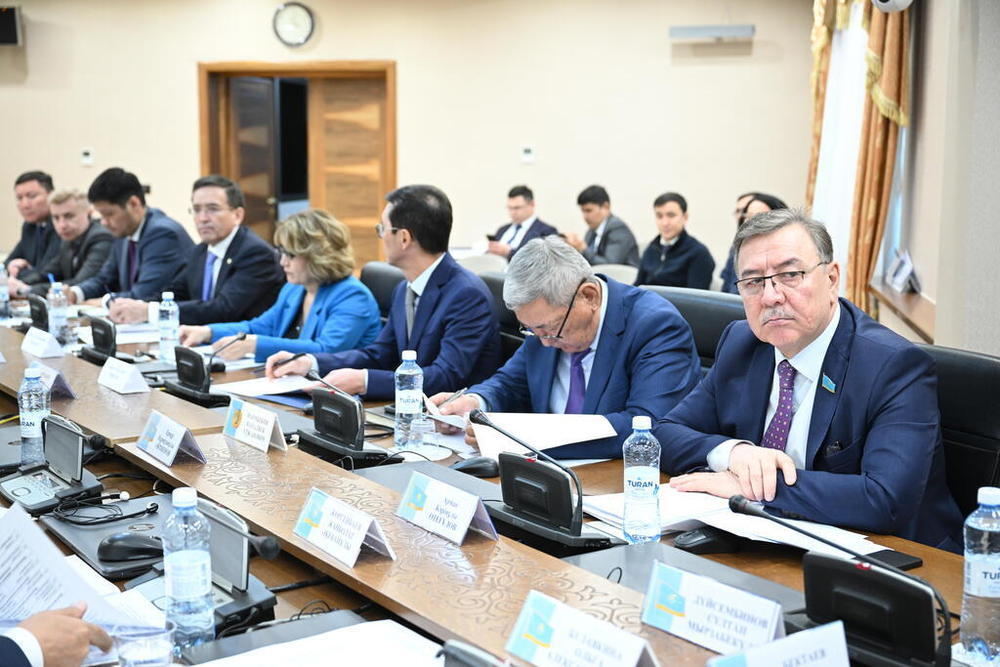 Сенатта Ақмола облысындағы агроөнеркәсіп кешенін дамыту мәселелері талқылады