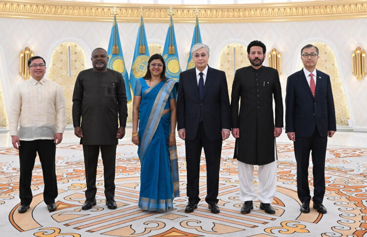 Токаев принял верительные грамоты послов ряда государств