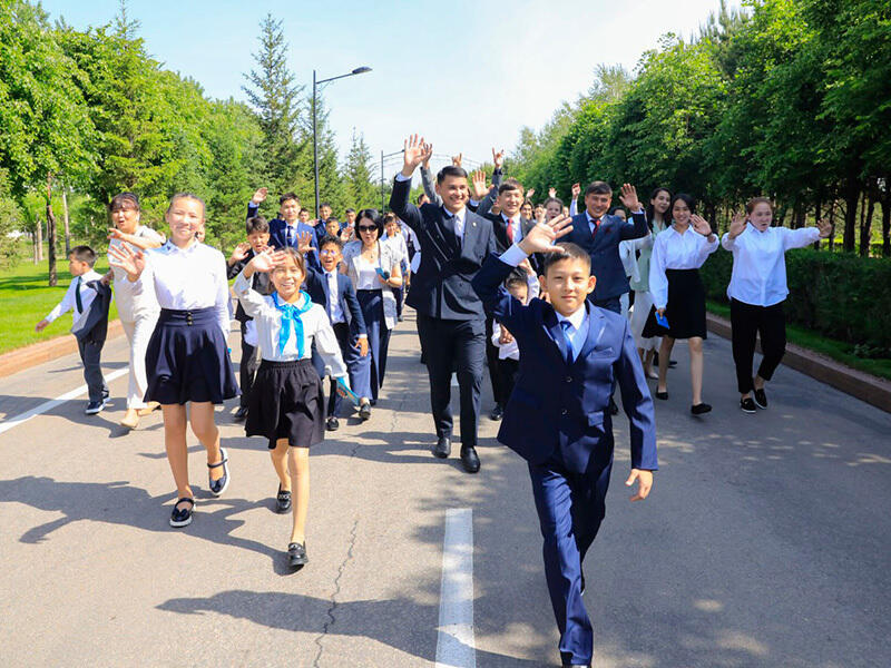 Казахстанским школьникам провели экскурсию по Акорде. Фото: Акорда